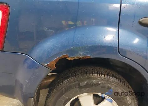 2008 Ford Escape Xlt z USA, uszkodzony, nr VIN 1FMCU03Z48KC64796